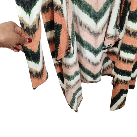 LOVELYGIRL Boho Chevron Print Waterfall Cardigan Size Small - Picture 6 of 11